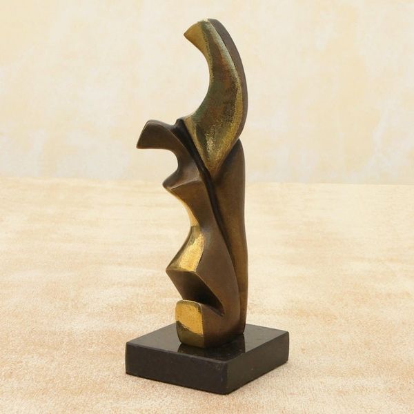 Alternate image for Bronze sculpture Admiration