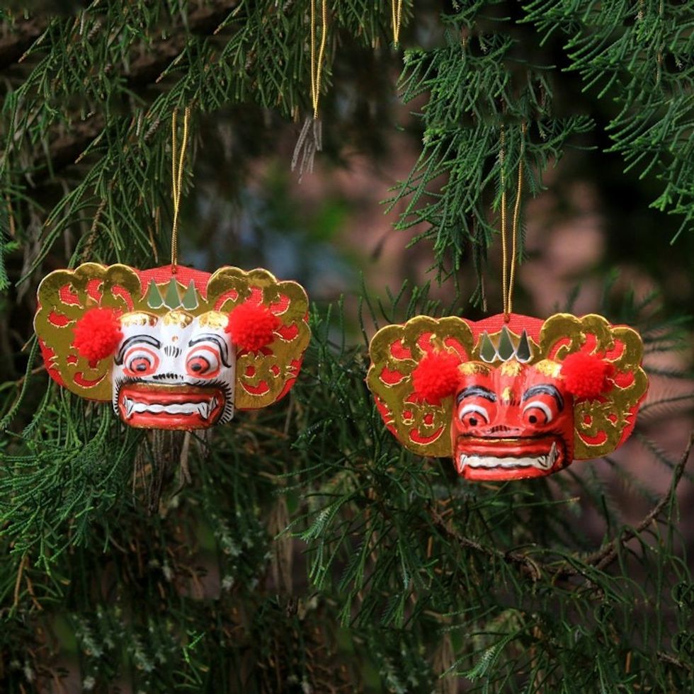 Handmade White and Red Albesia Wood Balinese Ornaments 'Barong Royalty'