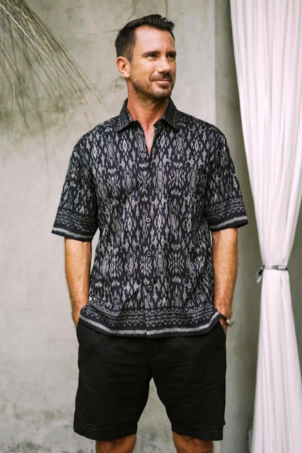 Hand Crafted Men's Grey and Black Ikat Shirt 'Grey Patra'