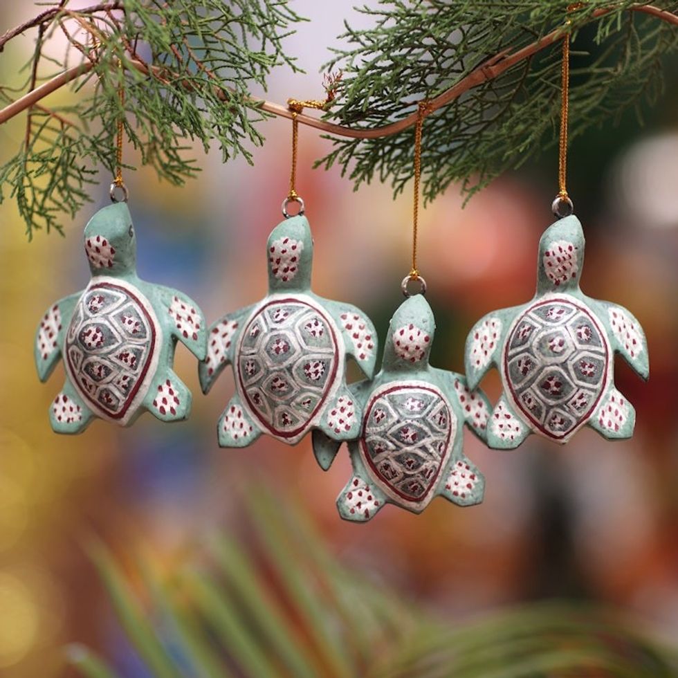 Handcrafted Jempinis Wood Baby Turtle Ornaments Set of 4 'Baby Shells'