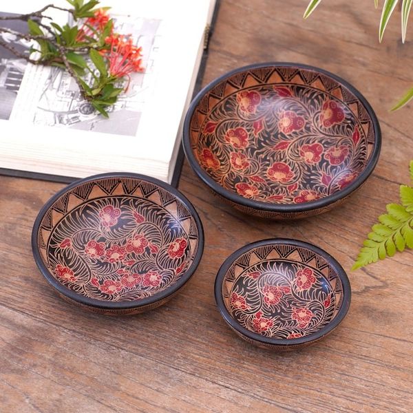 Alternate image for Wood batik centerpieces Set of 3 Javanese Vines