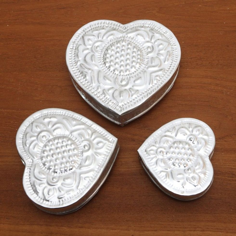 Decorative Aluminum Heart-Shaped Boxes Set of 3 'Sparkling Love'