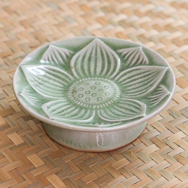 Alternate image for Floral Motif Footed Plate Lanna Lotus