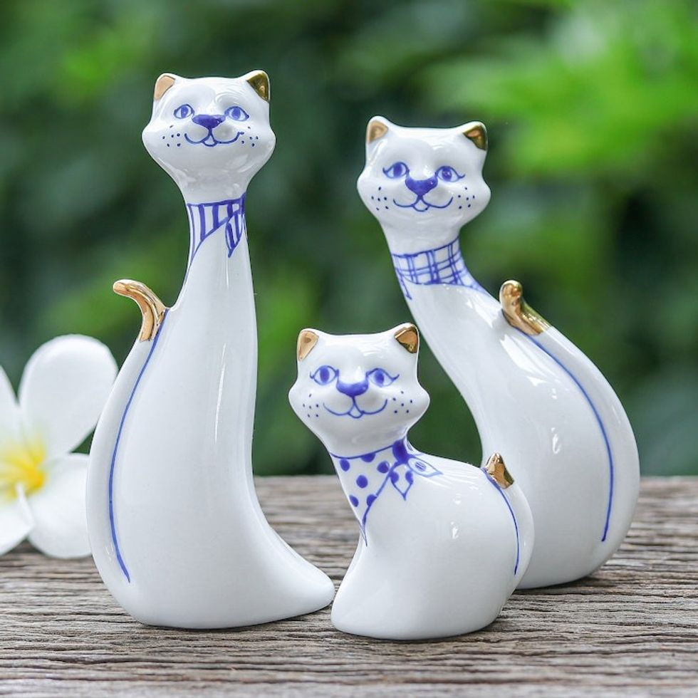 Set of 3 Porcelain Cat Statuettes with Gilded Accents 'Cat Family'