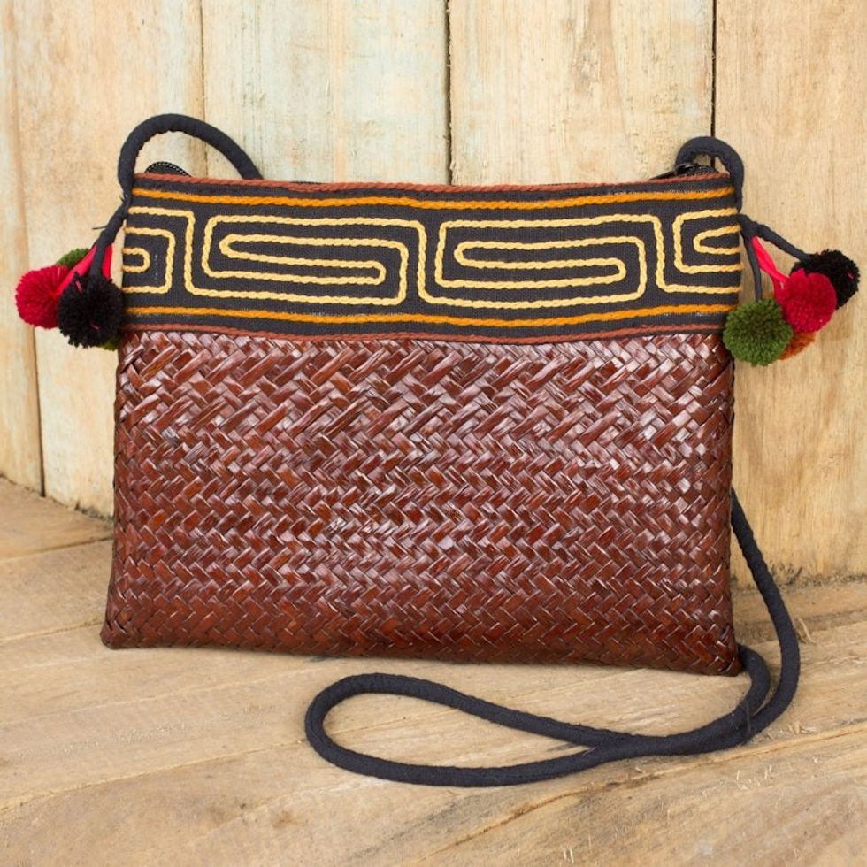 Natural Fiber Hill Tribe Shoulder Bag Woven by Hand 'Akha Wonder of Brown'