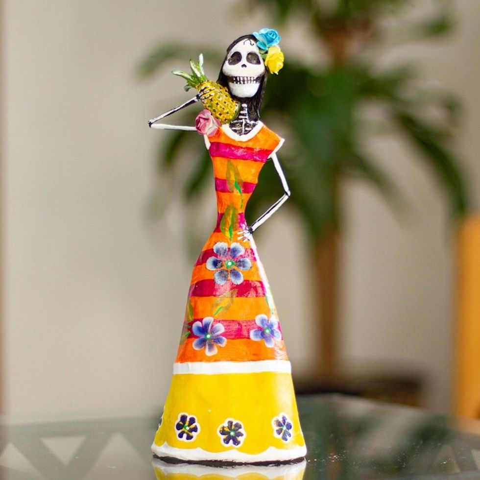 Day of the Dead Catrina Papier Mache Statuette 'Catrina with Pineapple'