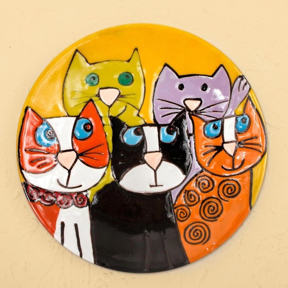 Handcrafted Five Fanciful Cats Ceramic Decorative Plate 'Cat Fancy'