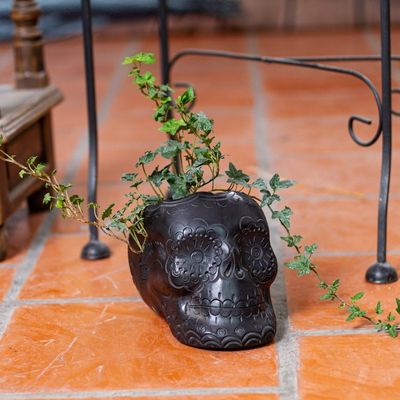 Alternate image for Barro Negro Skull Planter Resurrection