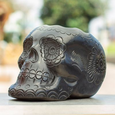 Alternate image for Barro Negro Skull Planter Resurrection