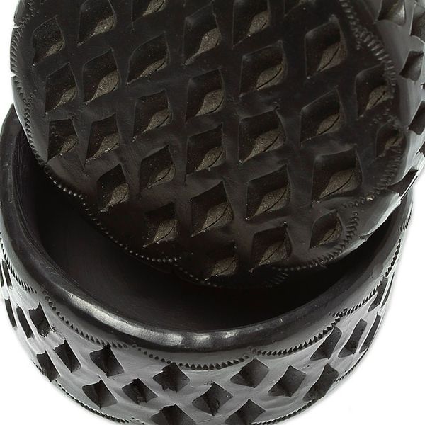 Alternate image for Handmade Barro Negro Decorative Box Round Trellis