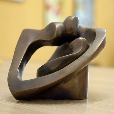 Alternate image for Bronze sculpture Lassos of Love