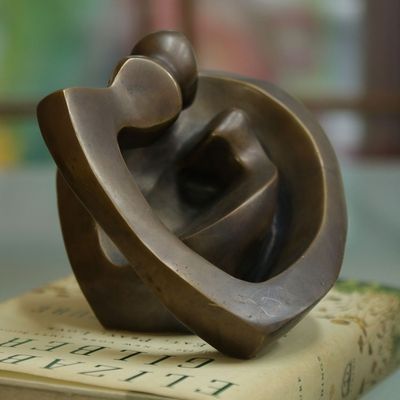 Alternate image for Bronze sculpture Lassos of Love