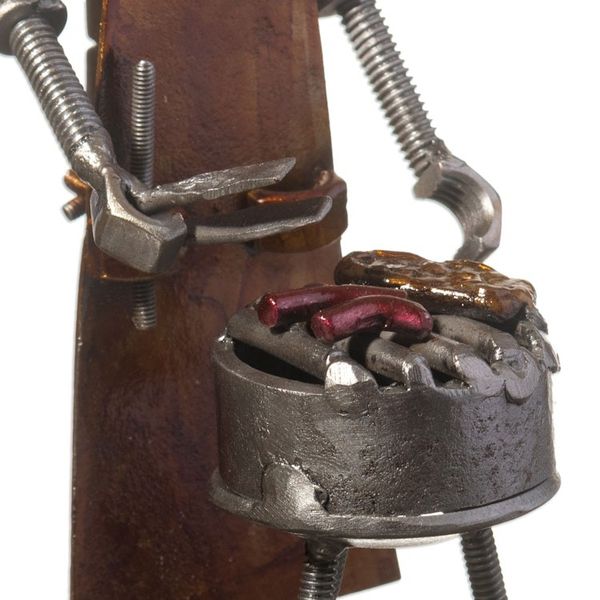 Alternate image for Recycled Metal Sculpture of Man Barbecuing Barbecue Time