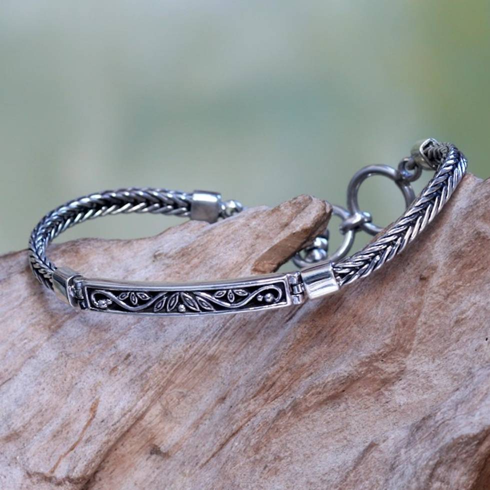 Leaf and Vine Themed Sterling Silver Pendant Bracelet 'Celuk Sprout'