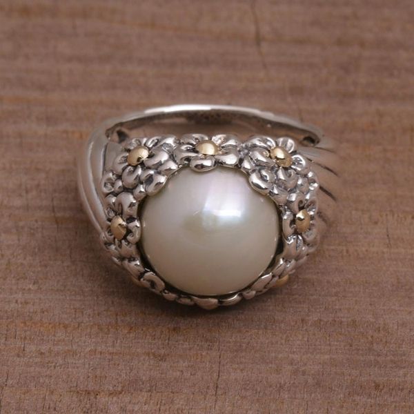 Alternate image for Handmade Cultured Pearl Cocktail Ring with Floral Motifs Daisy Glow