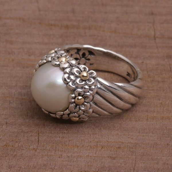 Alternate image for Handmade Cultured Pearl Cocktail Ring with Floral Motifs Daisy Glow