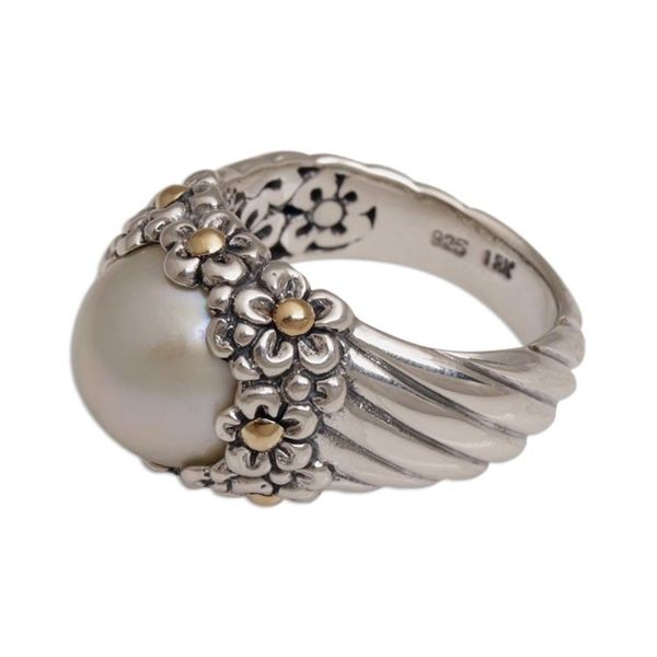 Alternate image for Handmade Cultured Pearl Cocktail Ring with Floral Motifs Daisy Glow