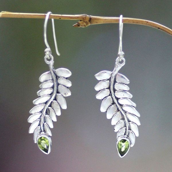 Alternate image for Peridot dangle earrings Sweet Leaf