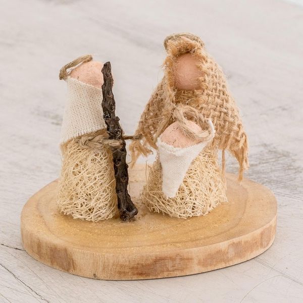 Alternate image for Handmade Natural Fiber Nativity Sculpture from El Salvador Quaint Nativity