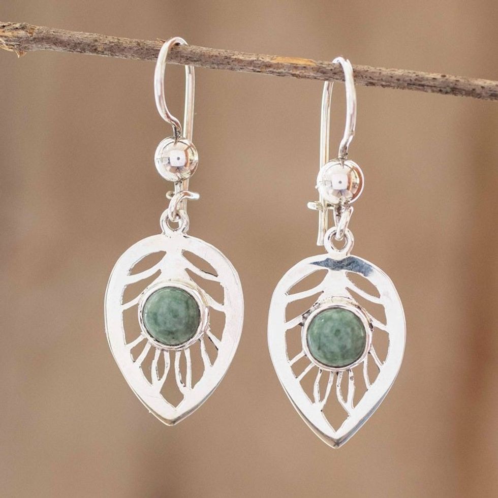 Leaf-Shaped Green Jade Earrings 'Leaf Center'