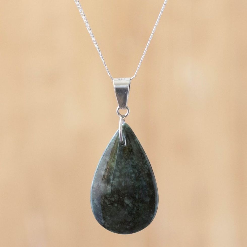 Jade pendant necklace 'Forest Lilac'