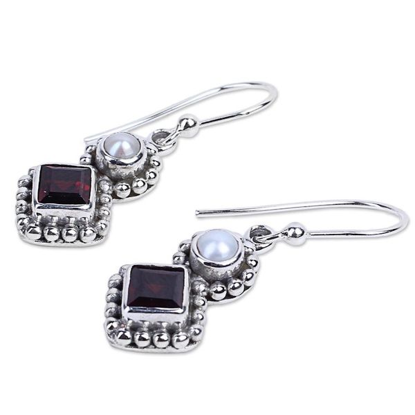 Alternate image for Garnet and Cultured Pearl Dangle Earrings in Silver 925 Kolkata Sparkle