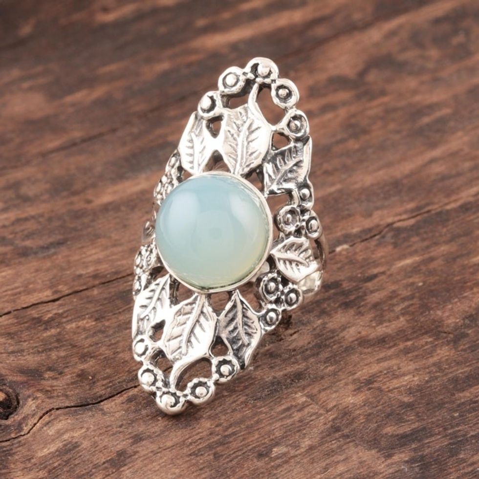 Leaf Pattern Chalcedony Cocktail Ring from India 'Leafy Wreath'