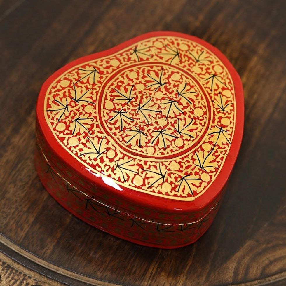 Chinar Leaf Motif Heart Shaped Decorative Box 'Kashmir Romance'