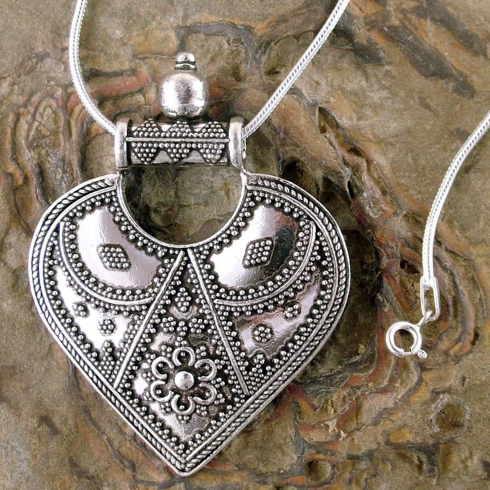 Sterling Silver Necklace Indian Ethnic Jewelry 'Mighty Heart'