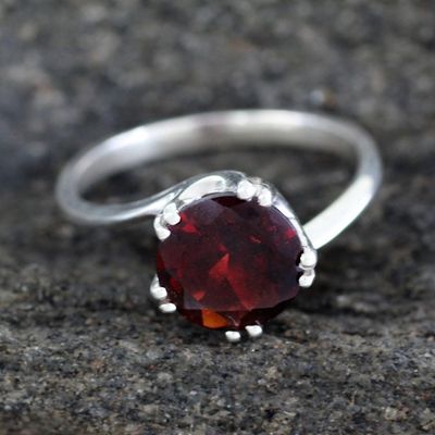 Alternate image for Sterling Silver and Garnet Solitaire Ring Delhi Crown
