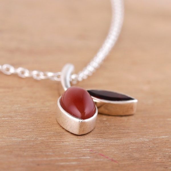 Alternate image for Leafy Pendant Necklace with Carnelian and Garnet Jewels Romance Leaf