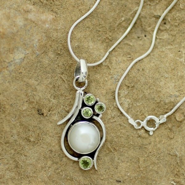 Alternate image for Cultured Pearl Peridot and Sterling Silver Necklace  Sweet Dreams