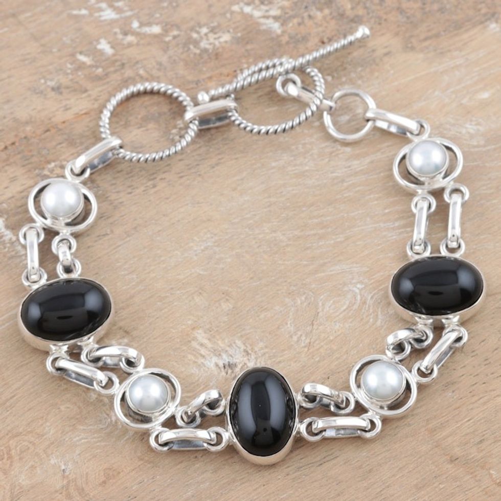 Pearl and onyx link bracelet 'Jaipur Night'