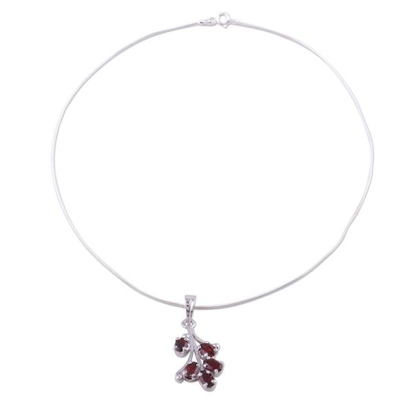 Alternate image for Garnet flower necklace Rosebuds