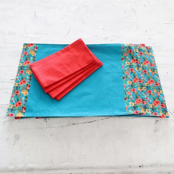 Alternate image for Cotton Placemats and Napkins with Floral Motif Set of 4 Floral Greetings