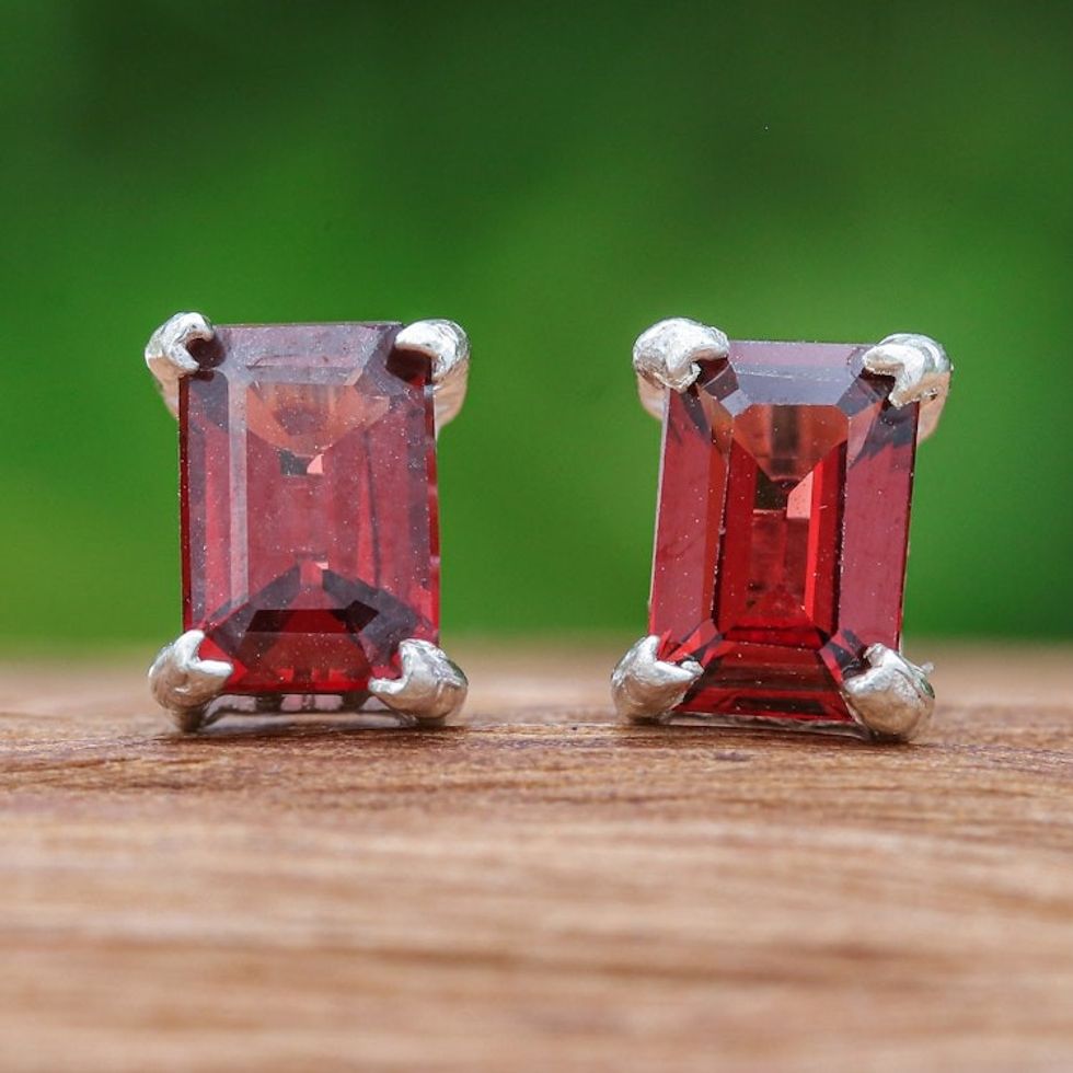 High-Polished Baguette-Shaped Garnet Stud Earrings 'Crimson Baroness'