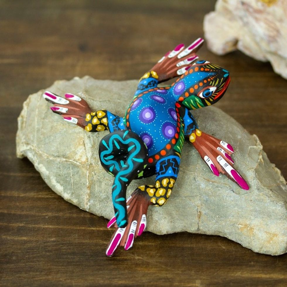 Hand-Painted Cyan Copal Wood Alebrije Iguana Figurine 'Iguana Steps in Cyan'