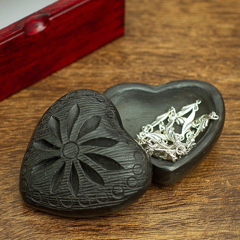 Barro Negro Black Ceramic Mini Jewelry Box Crafted in Mexico 'Heart  Flower'