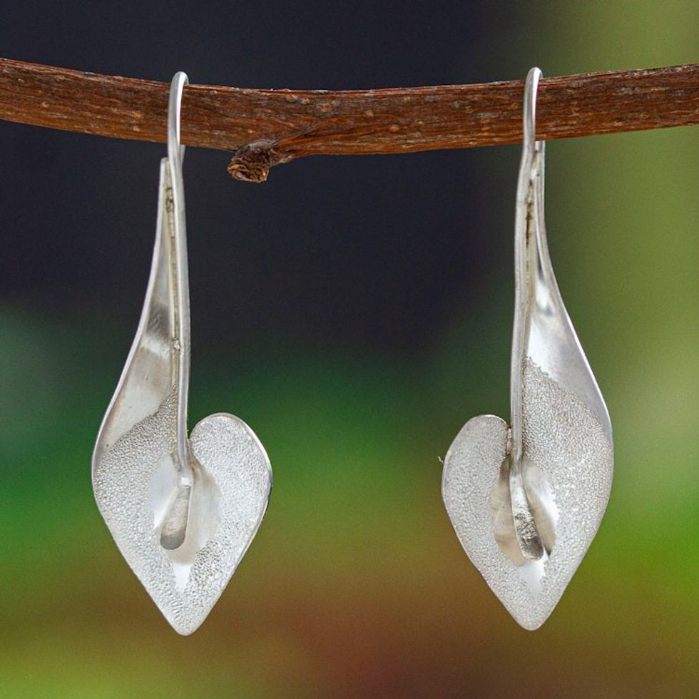 Textured and Matte-Finished Calla Lily Drop Earrings 'Calla Elegance'