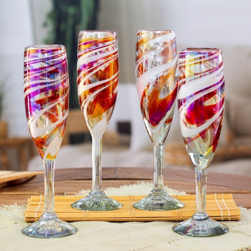 Set of 4 Eco-Friendly Red Handblown Champagne Flutes 'Glamour Enchantment'