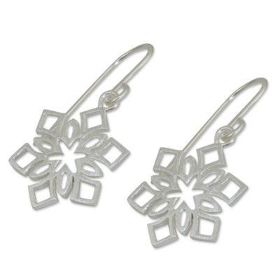 Alternate image for Artisan Jewelry Womens Sterling Silver Earrings Blossoming Snowflakes