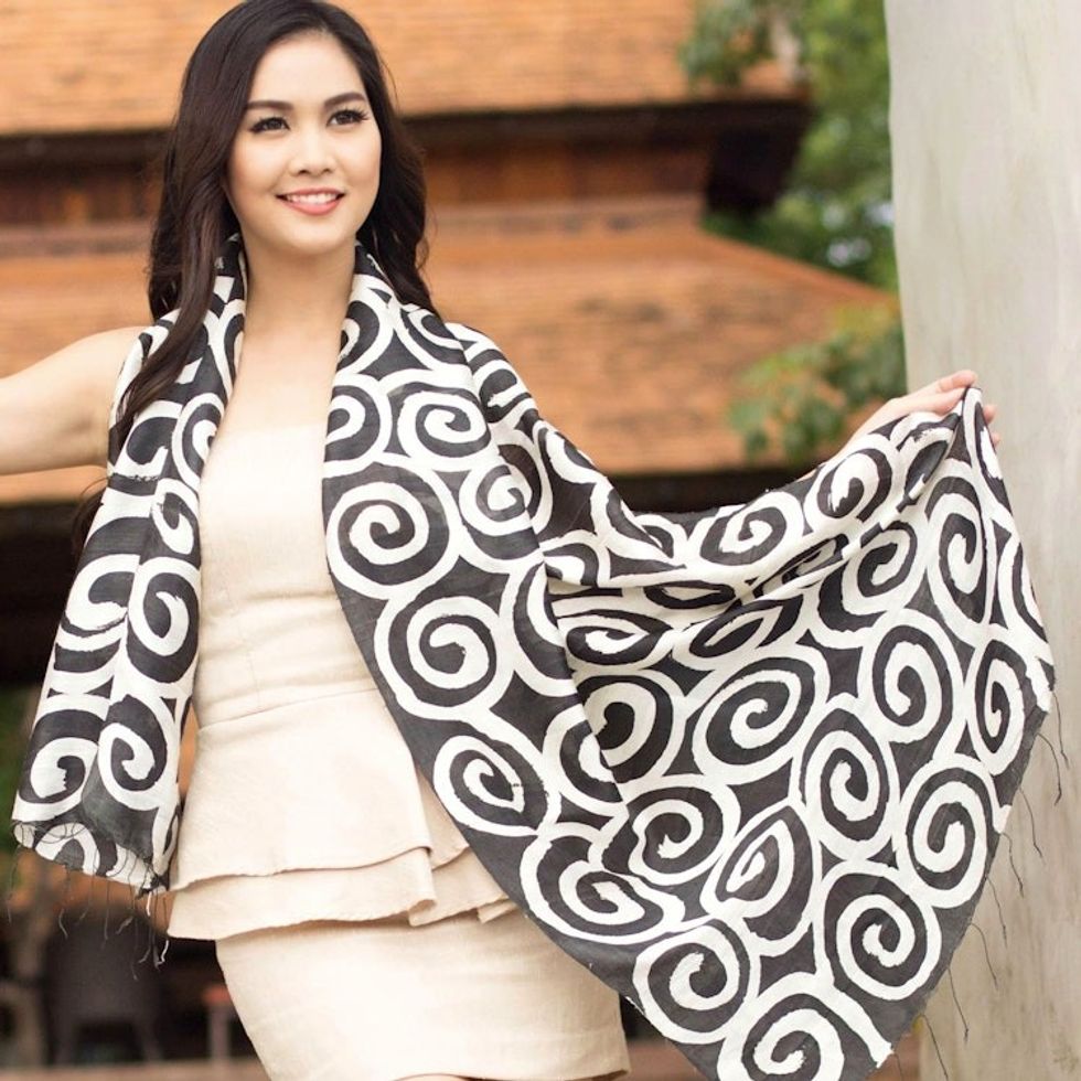 Silk scarf 'Black Thai Maze'