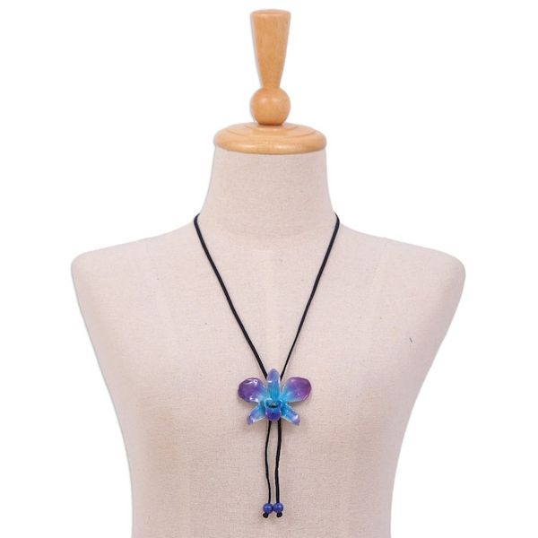 Alternate image for Natural Flower Lariat Necklace Midnight Blue