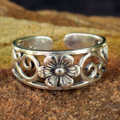 Alternate image for Flower Toe Ring in Sterling Silver Thai Artisan Jewelry Blossoming Paths