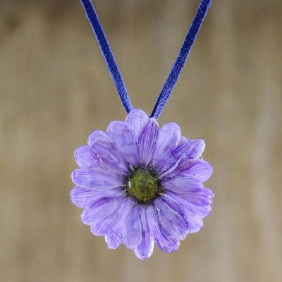 Alternate image for Natural flower necklace World of Violet