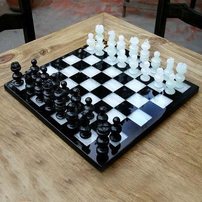 Alternate image for Onyx and Marble Chess Set Classic