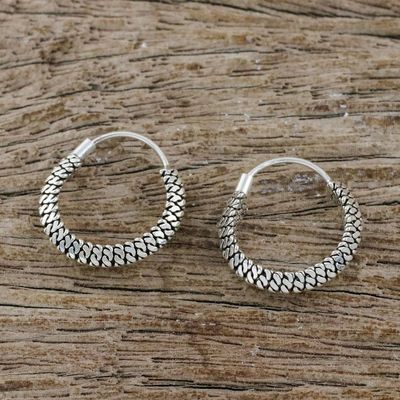 Alternate image for Chain Motif Sterling Silver Hoop Earrings from Thailand Charming Chain