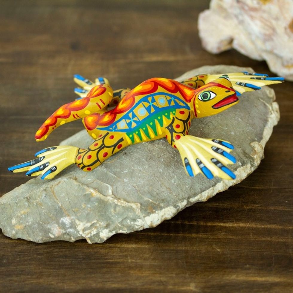 Hand-Painted Honey Copal Wood Alebrije Iguana Figurine 'Iguana Steps in Honey'