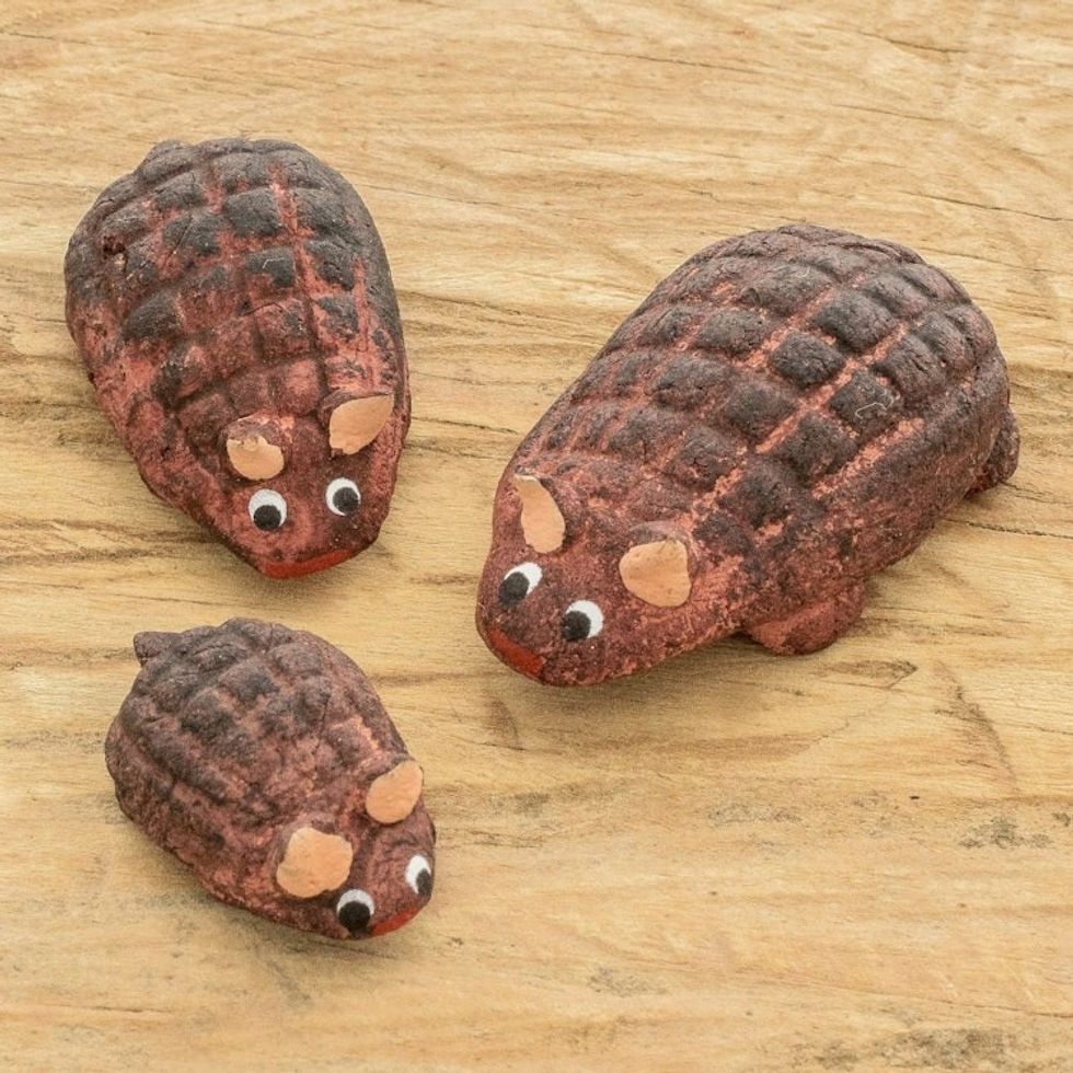 Set of 3 Hand-painted Armadillo Shaped Ceramic Figurines 'Armadillo Family'