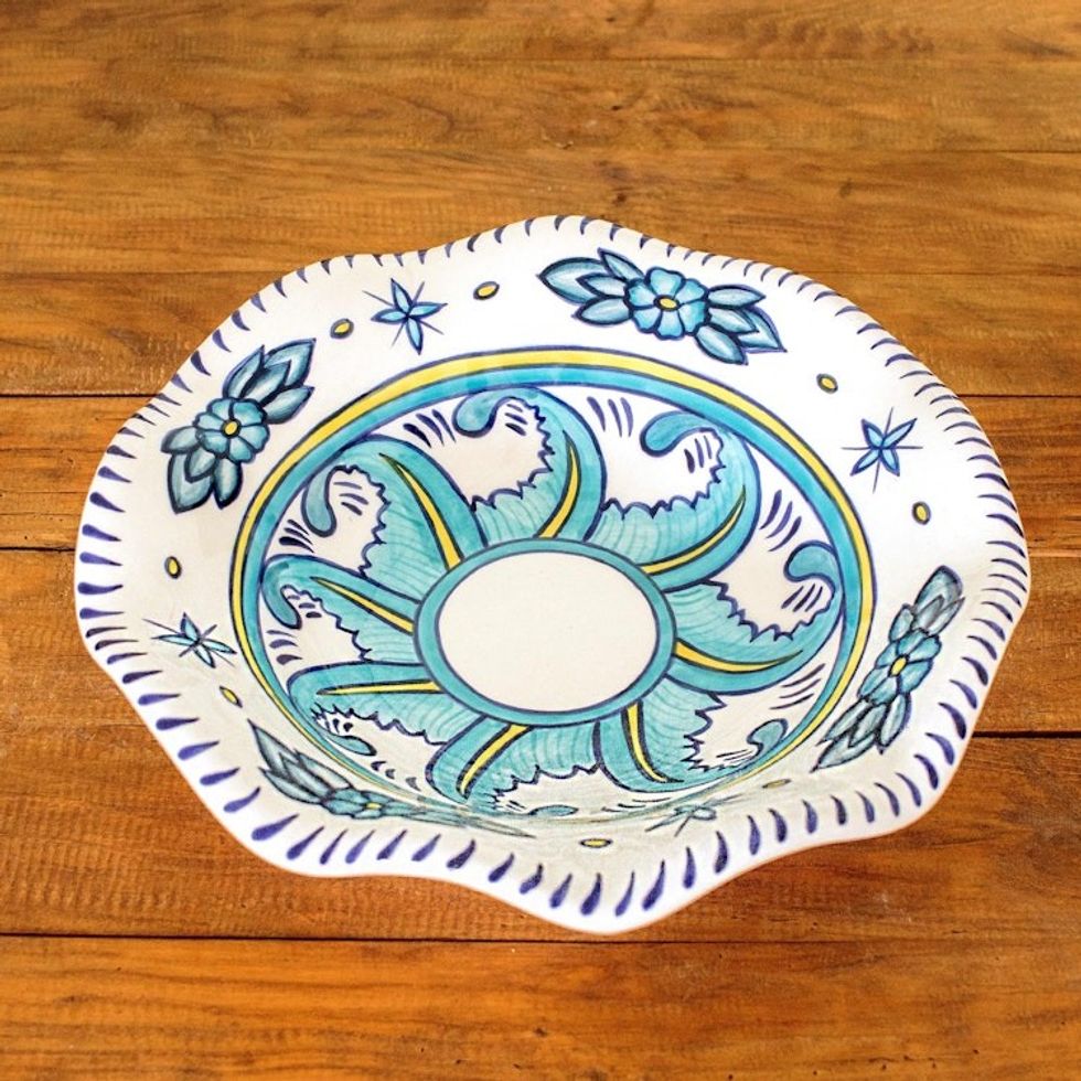 Guatemalan Handcrafted 11-Inch Floral Ceramic Fruit Bowl 'Bermuda'